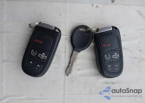 2016 Ram 1500 Rebel z USA, uszkodzony, nr VIN 1C6RR7YT0GS385134